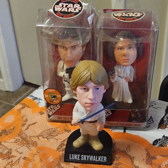 Star Wars Funko Wacky Wobblers Bobbleheads SDCC Han Solo Luke Skywalker Leia - Picture 9 of 14